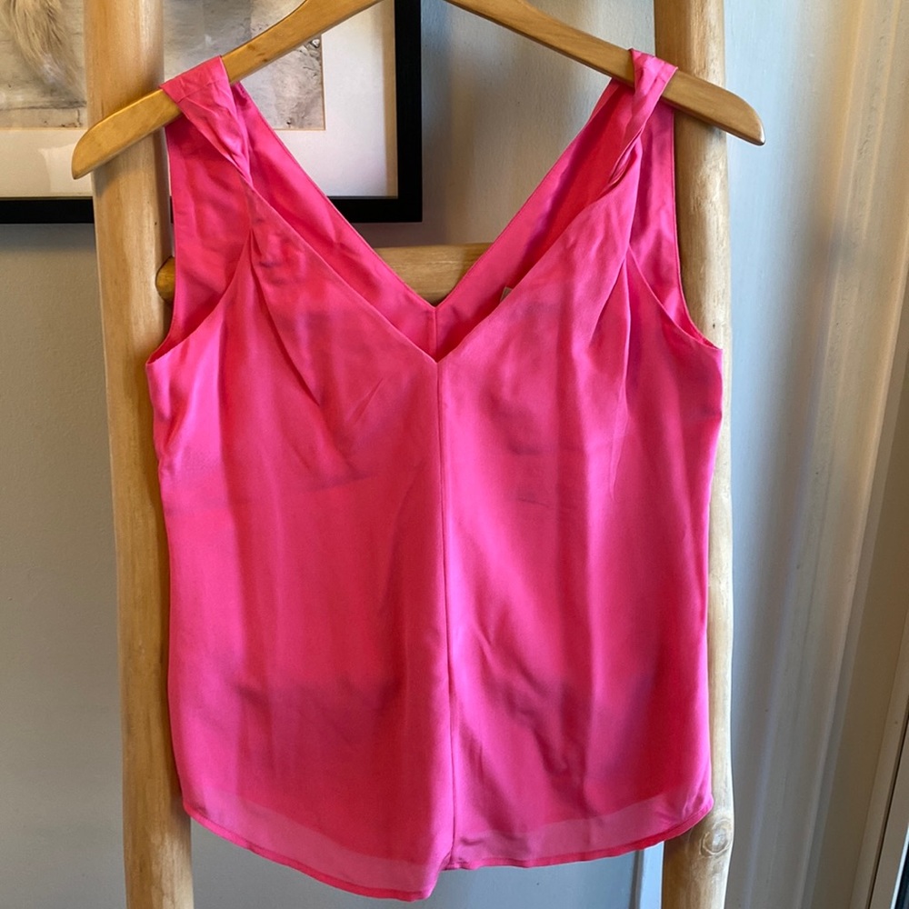 🆕 Banana Republic pink silk top. In size 0.